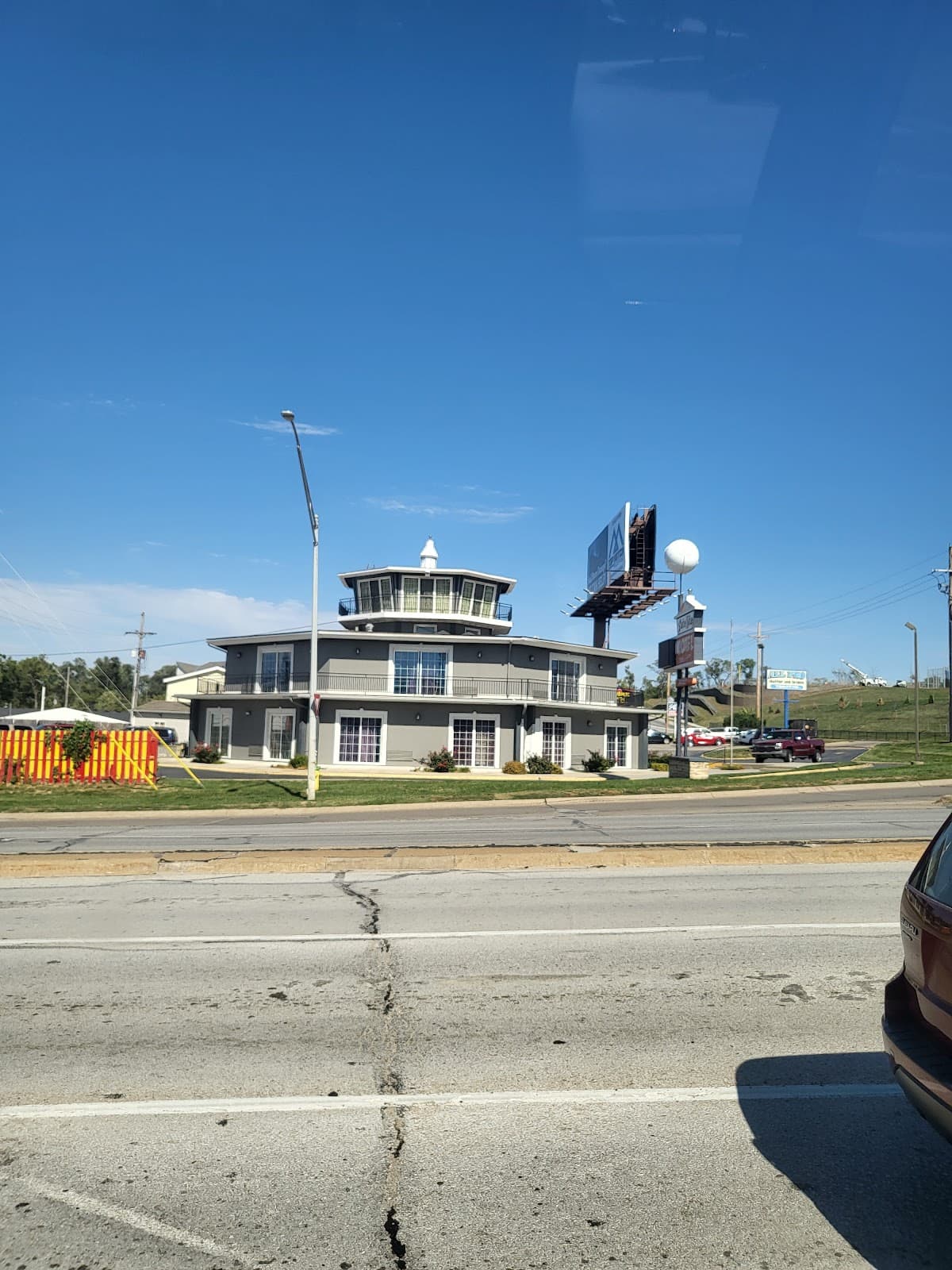 Satellite Motel