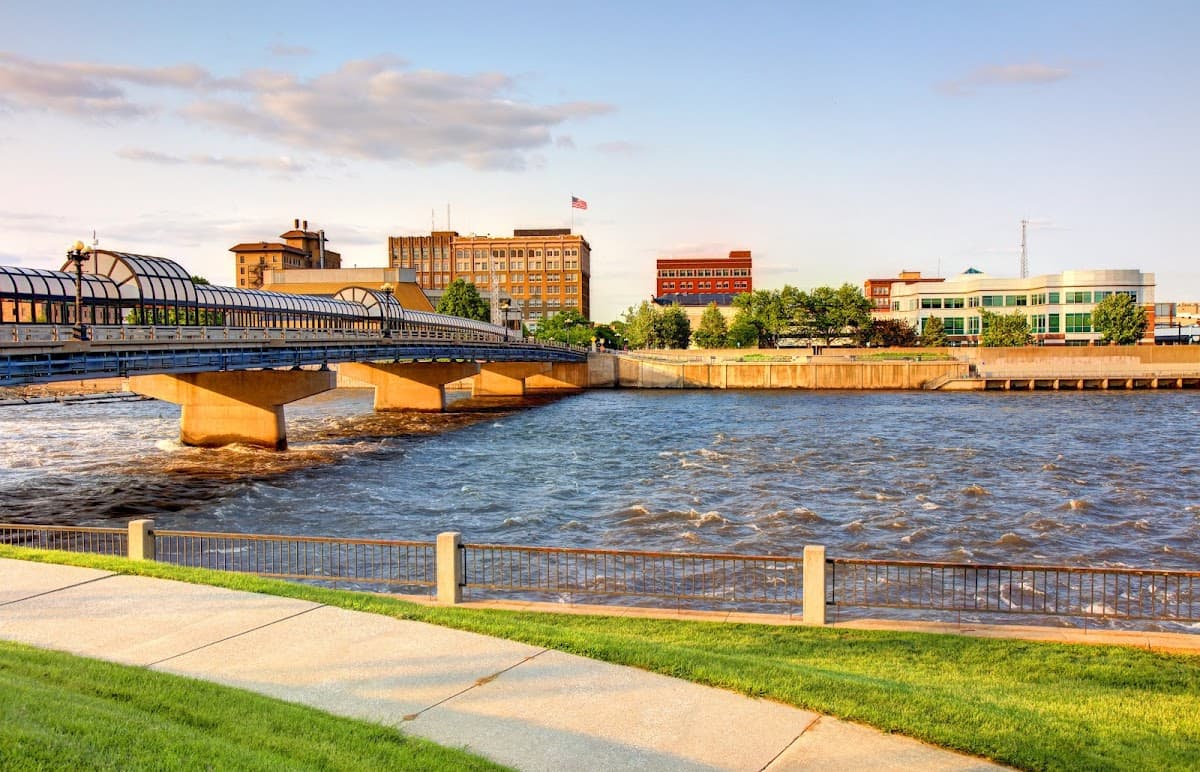 Holiday Inn & Suites Cedar Falls-Waterloo Event Ctr, an IHG Hotel