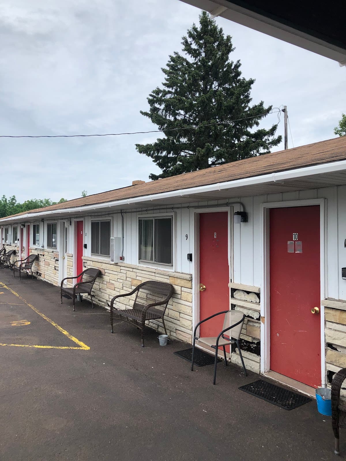 Northwoods Motel