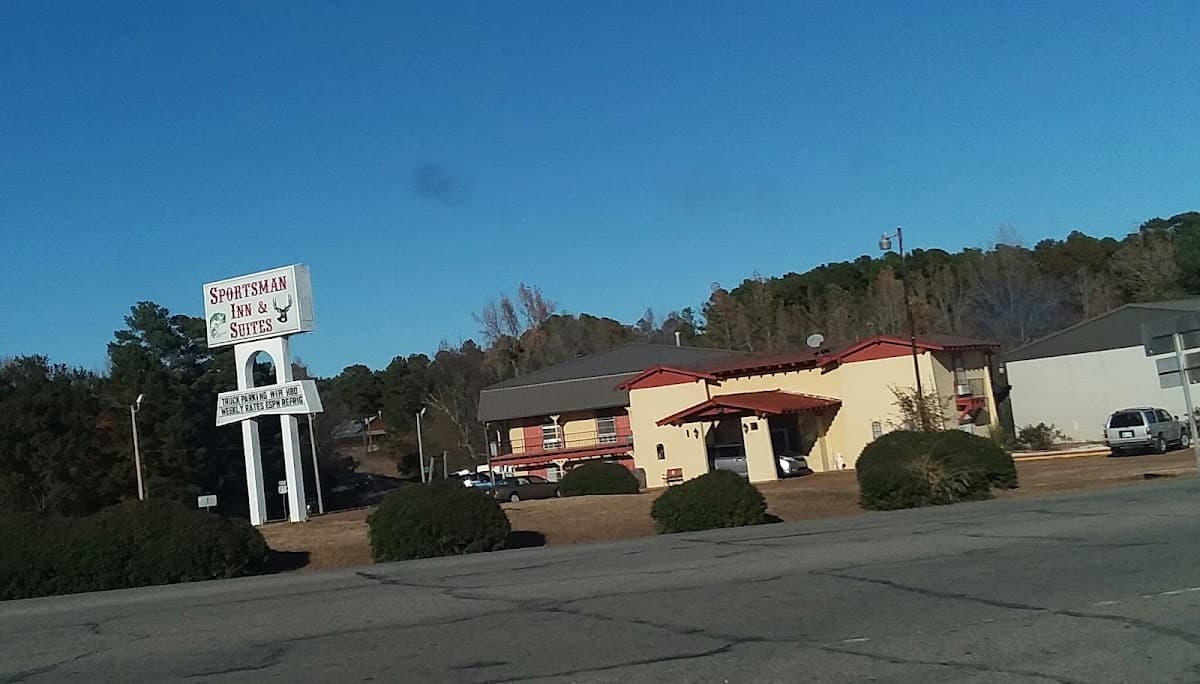 Sportsman Inn and Suites
