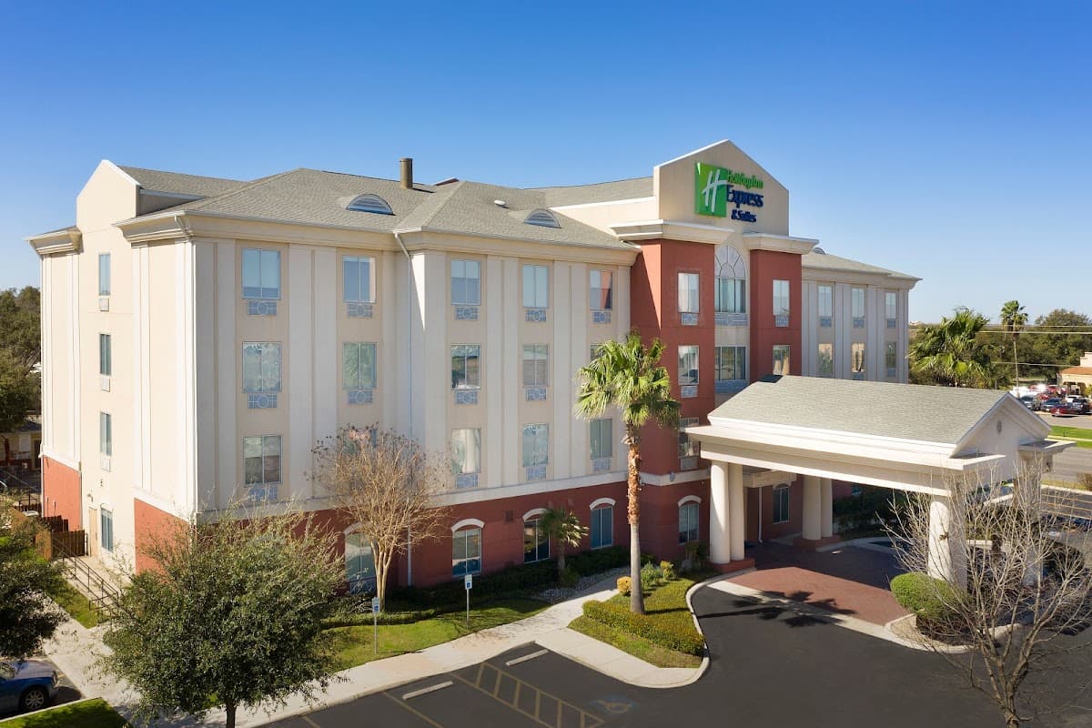 Holiday Inn Express & Suites Uvalde by IHG