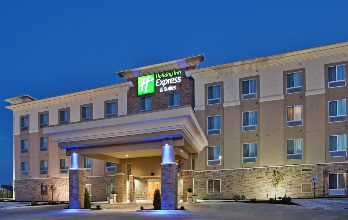 Holiday Inn Express & Suites Topeka North by IHG