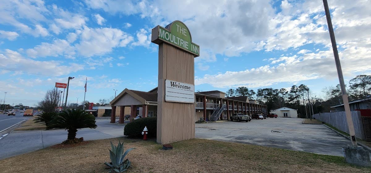 Moultrie Inn