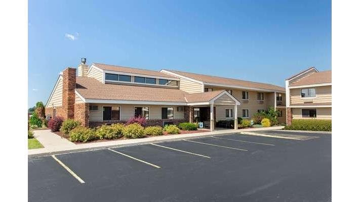 AmericInn by Wyndham West Bend
