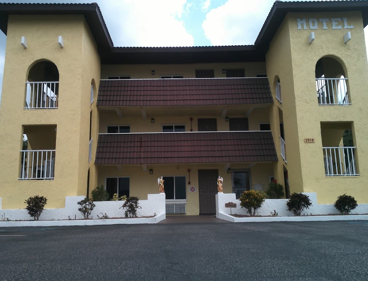 Chateau Motel