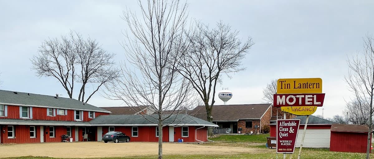 Tin Lantern Motel