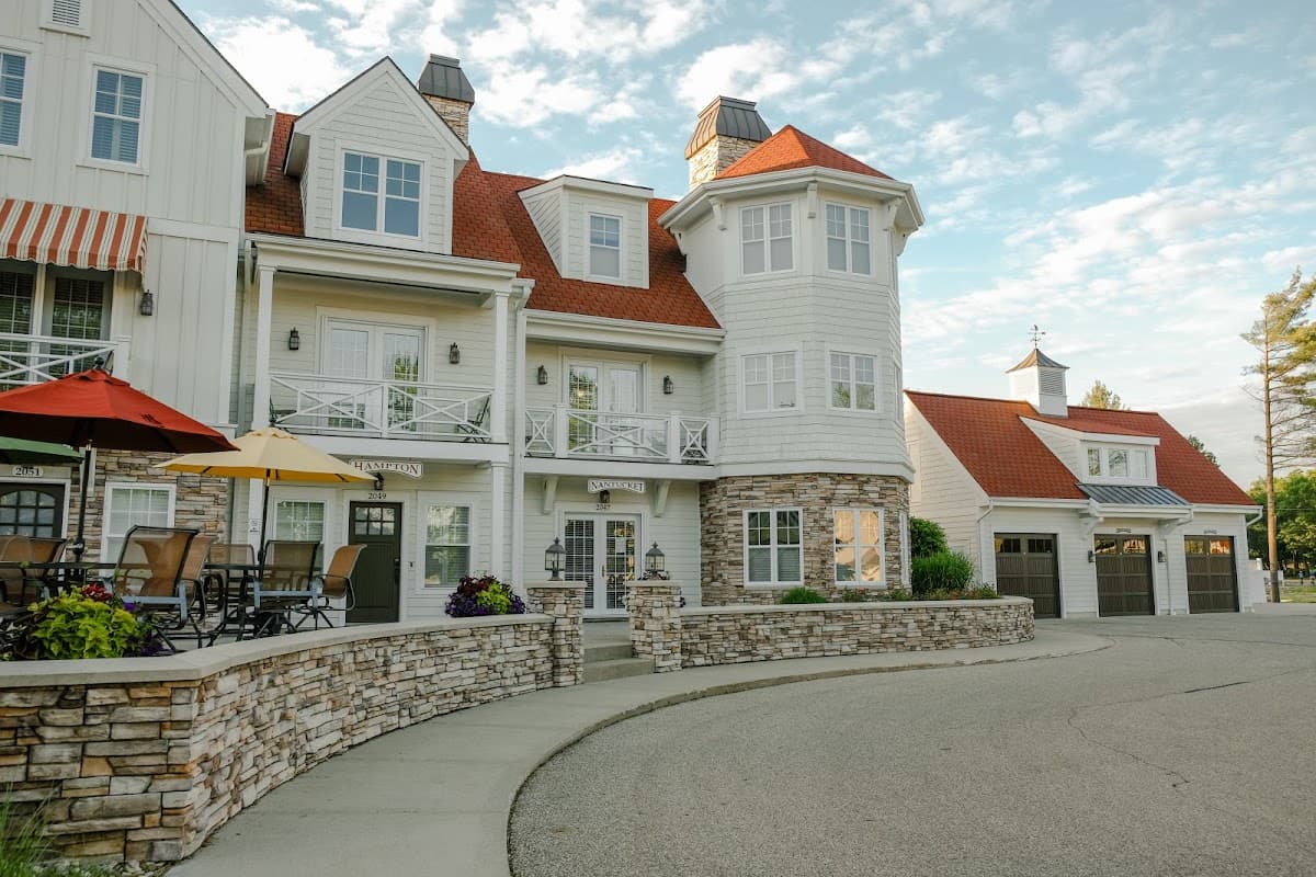 The Beach House At Lake Street