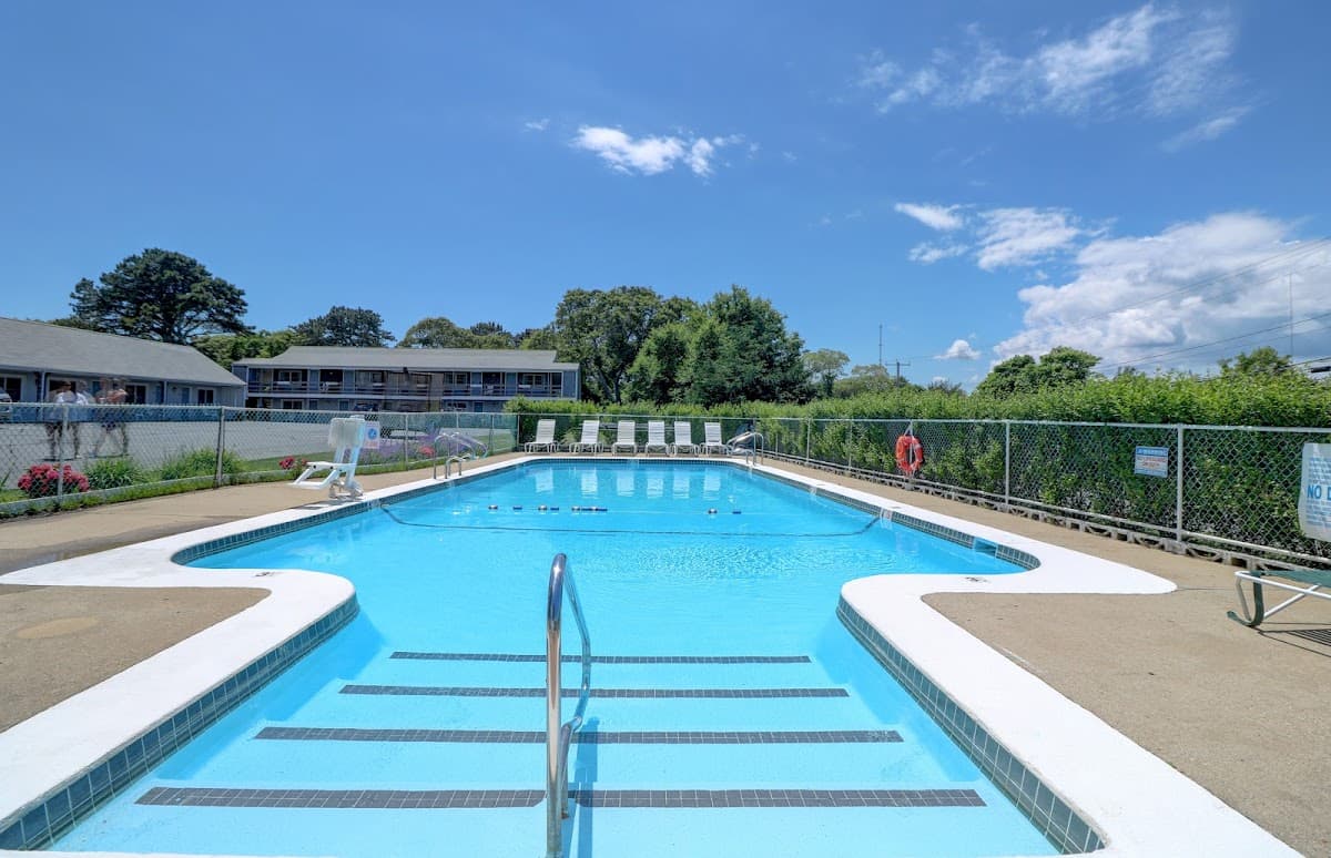 Skaket Beach Motel