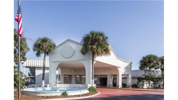 Days Inn by Wyndham St. Petersburg / Tampa Bay Area