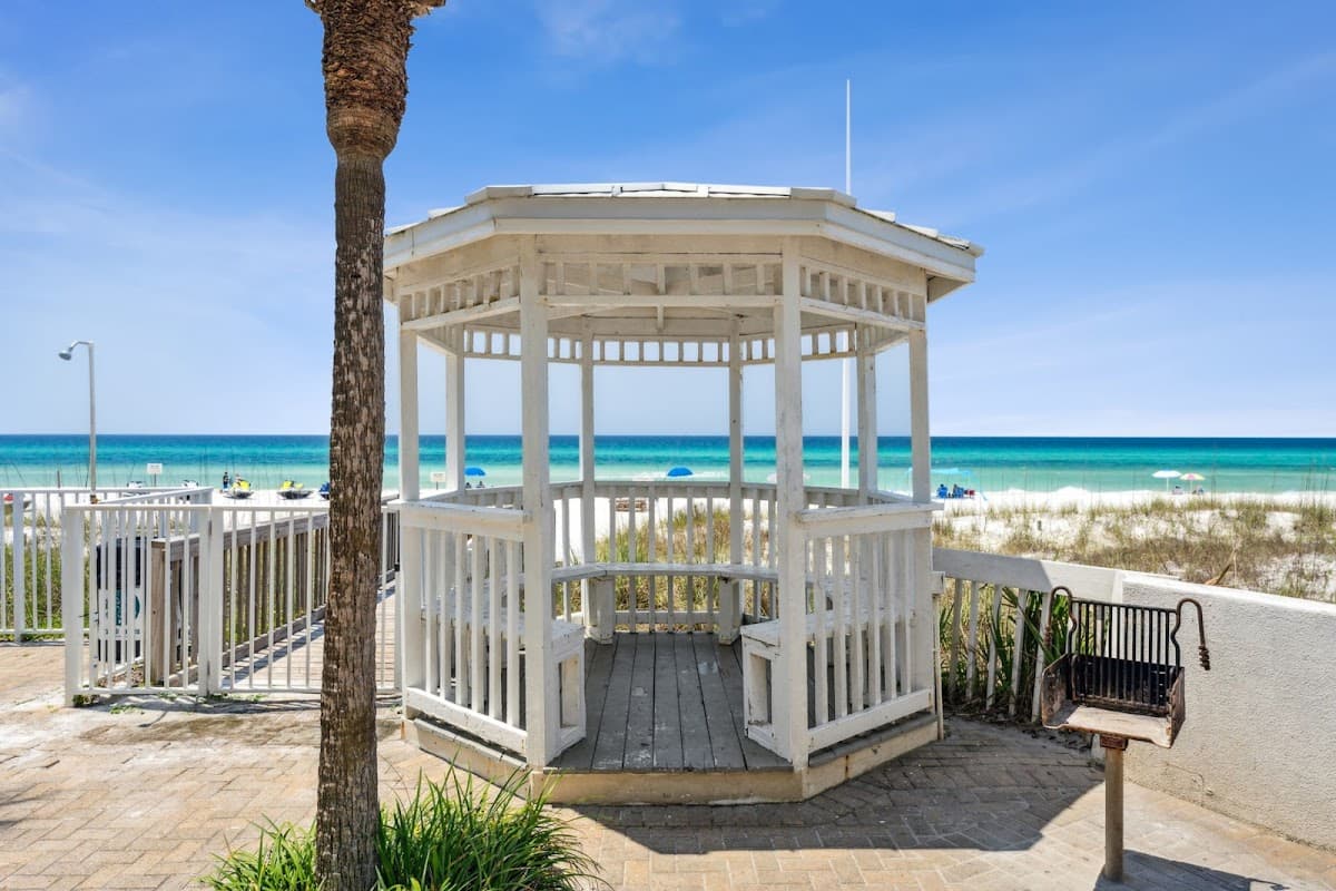 Sugar Sands Beachfront Hotel