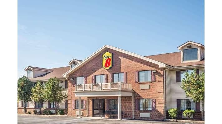 Super 8 by Wyndham Madison/Hanover Area