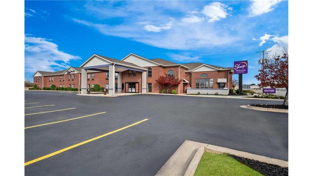 Sleep Inn & Suites