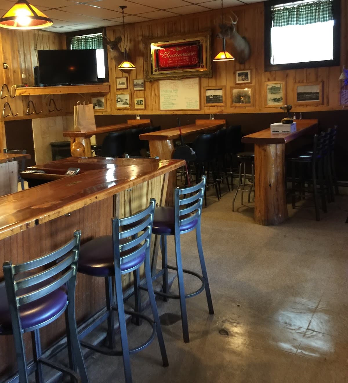 UP Chuck's Bar & Grill