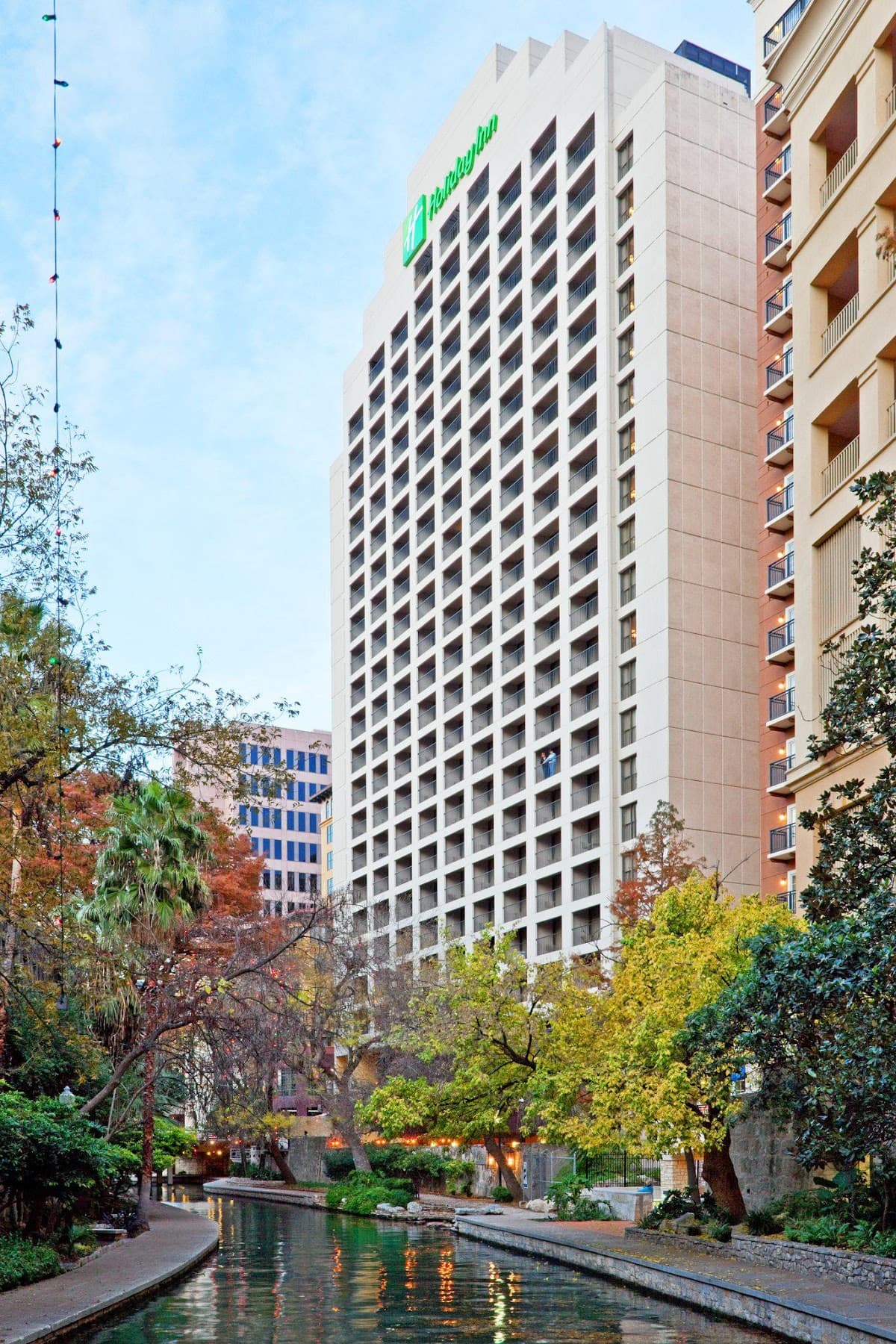 Holiday Inn San Antonio-Riverwalk, an IHG Hotel