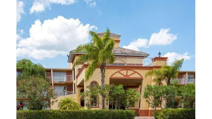 Howard Johnson by Wyndham Tropical Palms Kissimmee