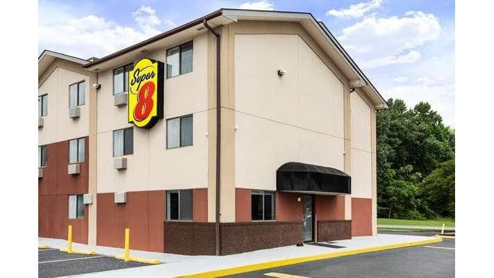 Super 8 by Wyndham Chester/Richmond Area