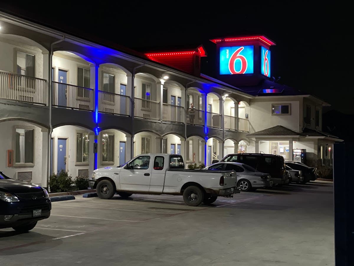 Motel 6 Rhome