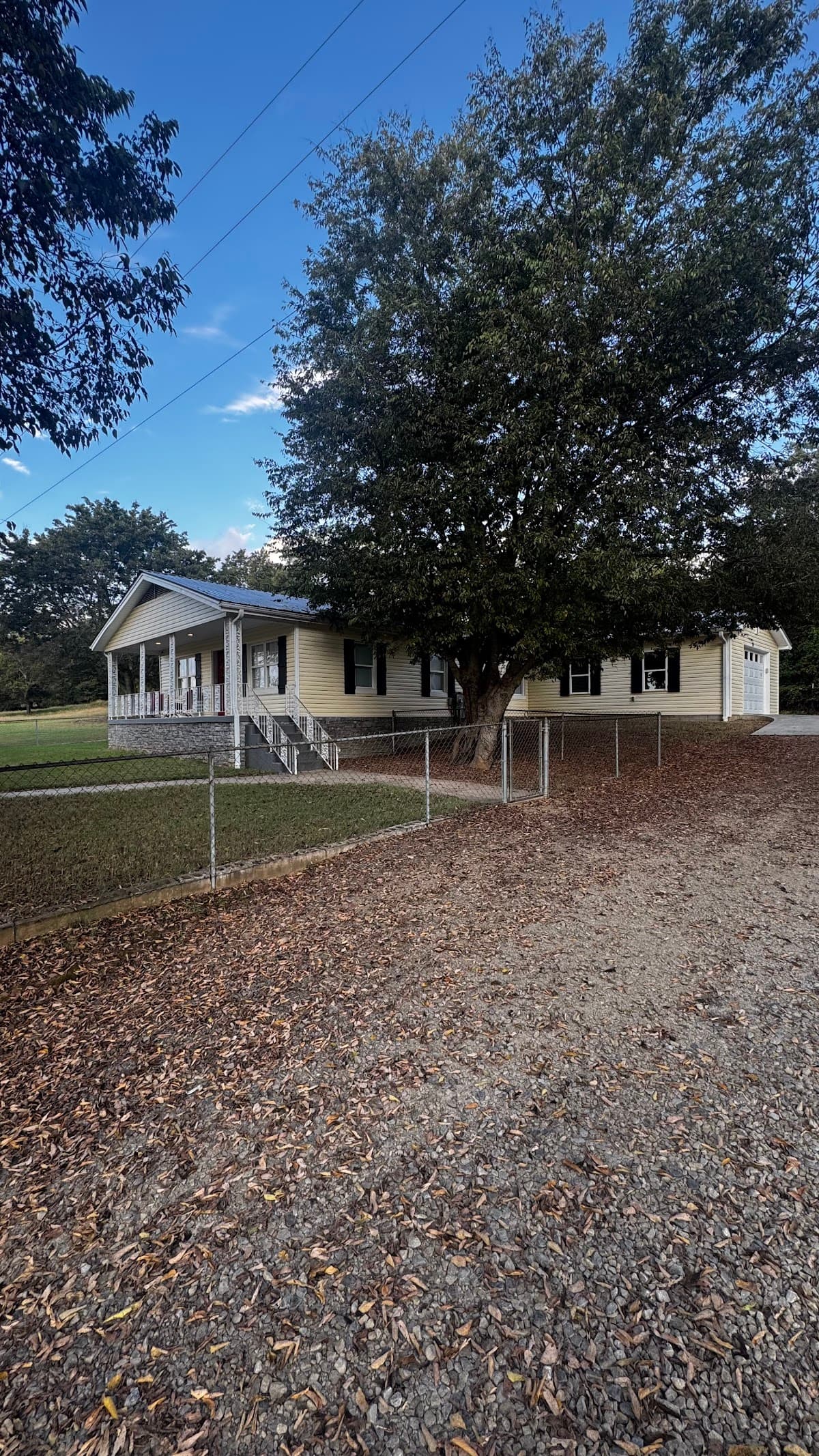 The Corner Cottage with Private Fishing Pond
