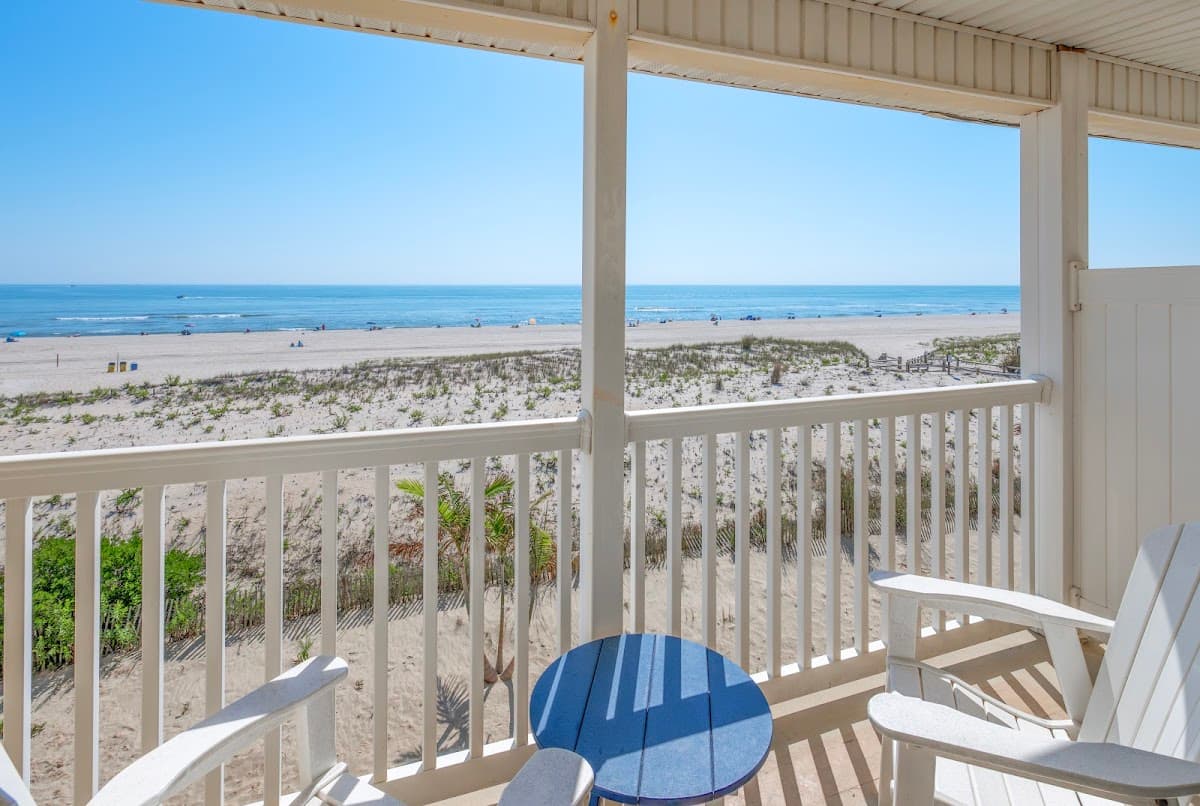 Drifting Sands Oceanfront Hotel