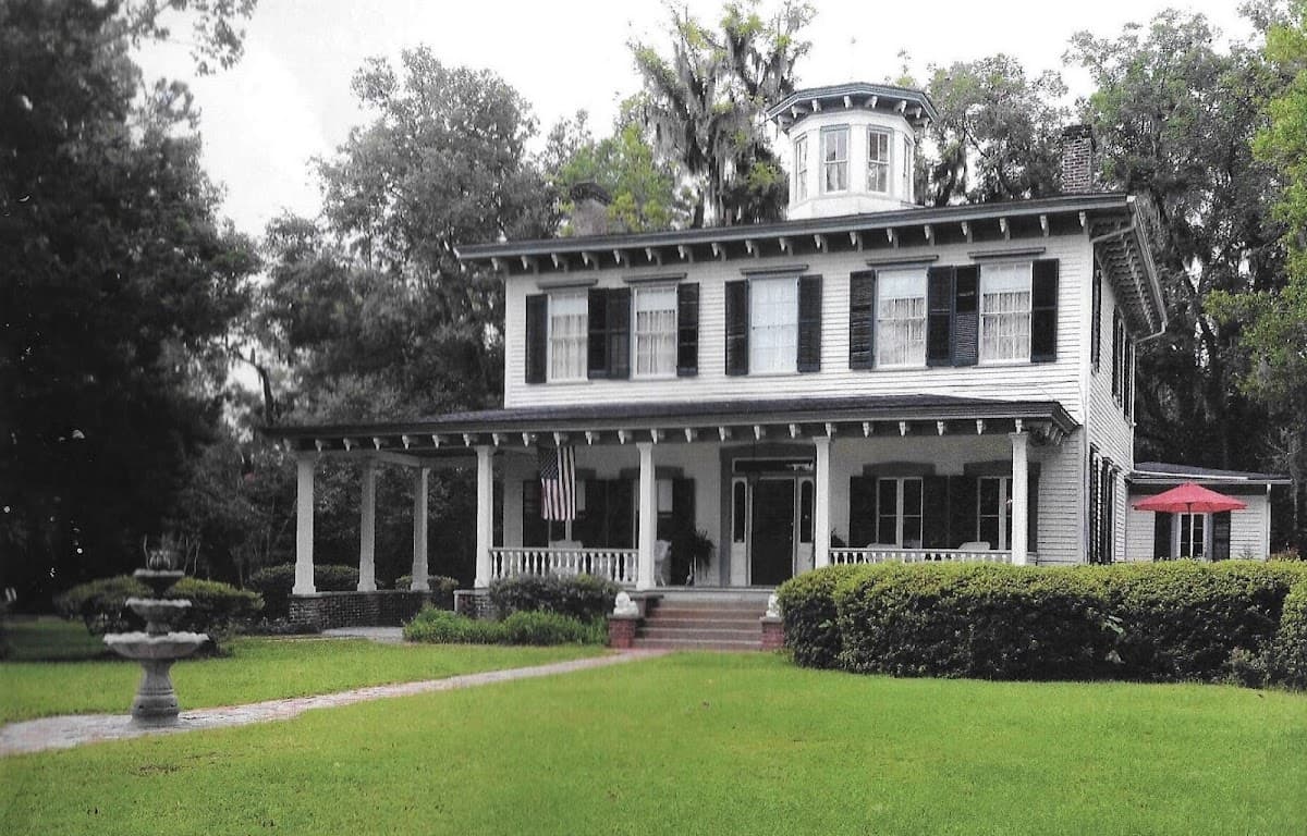 1872 Denham Inn