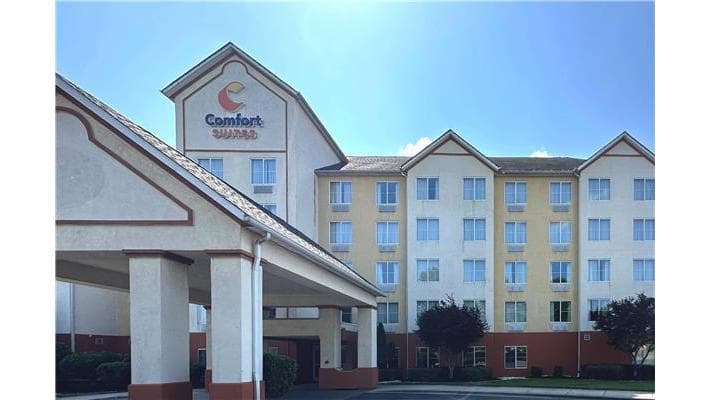 Comfort Suites Airport