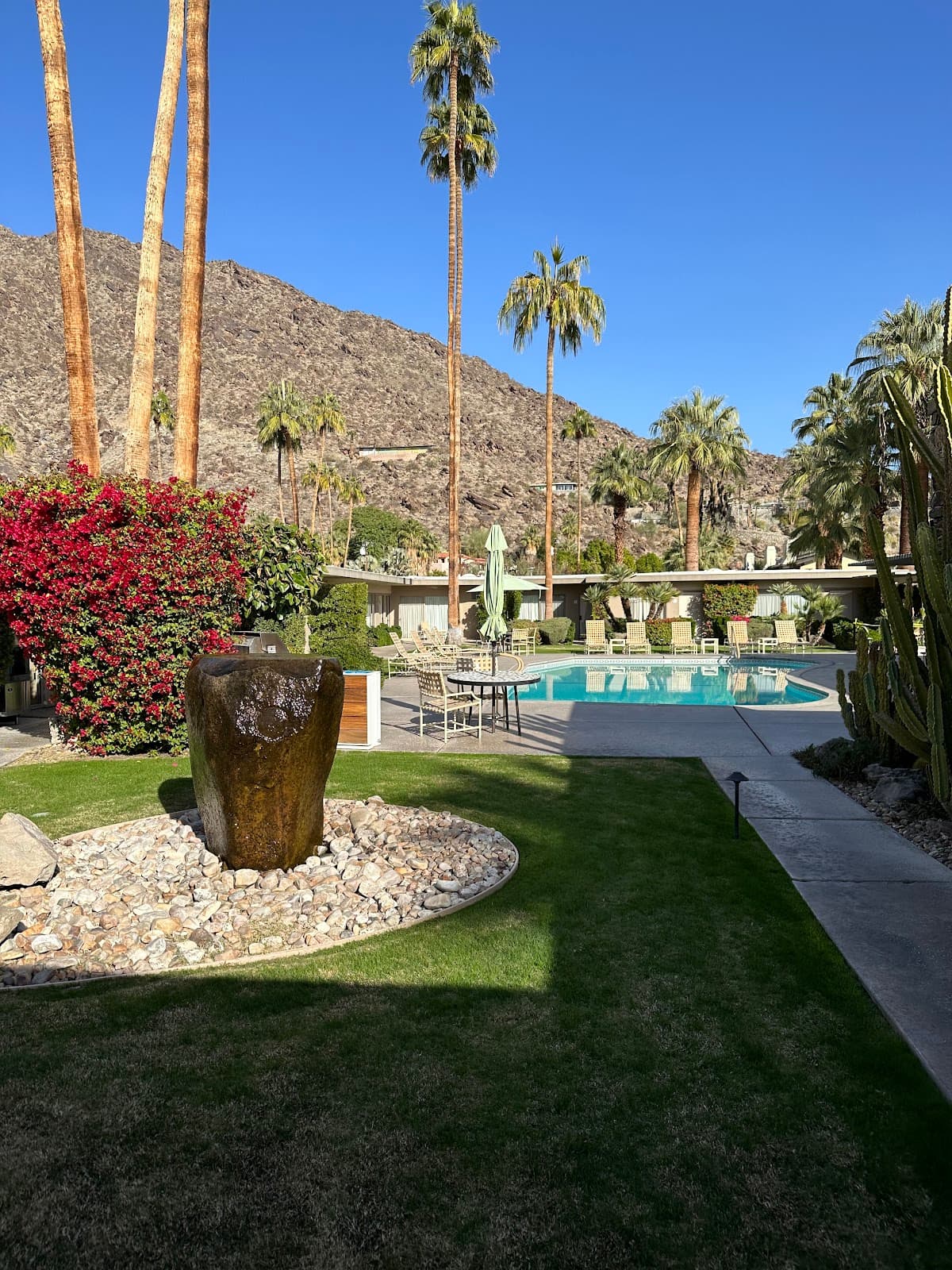 Desert Hills Hotel