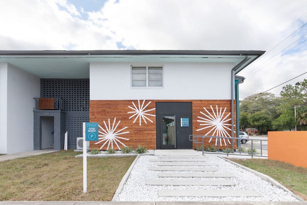 Stardust Apartments
