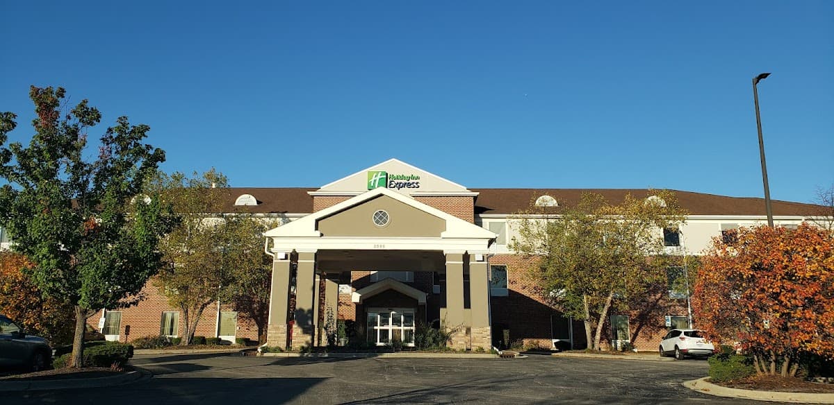Holiday Inn Express & Suites Chicago - Algonquin, an IHG Hotel