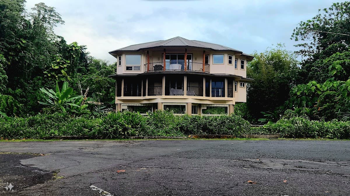 Hilo Beach House Inn