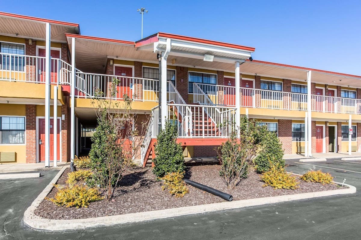 Rodeway Inn & Suites