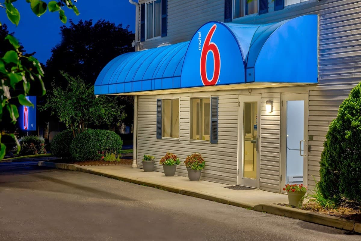 Motel 6 Bethel, CT - Danbury