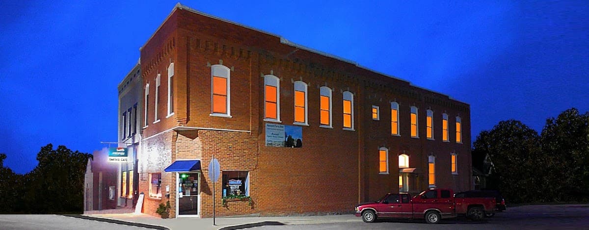Square View Inn