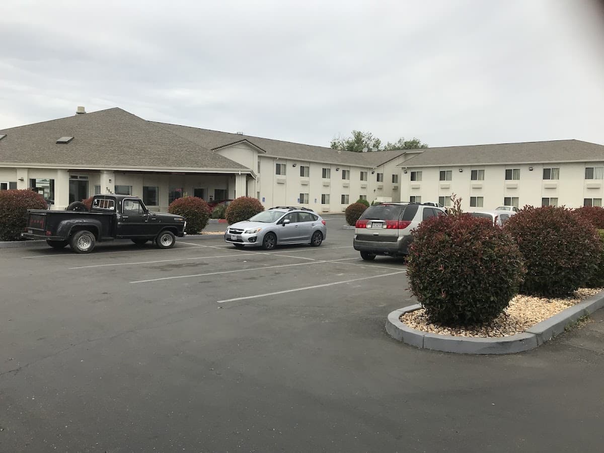 Travel Inn & Suites