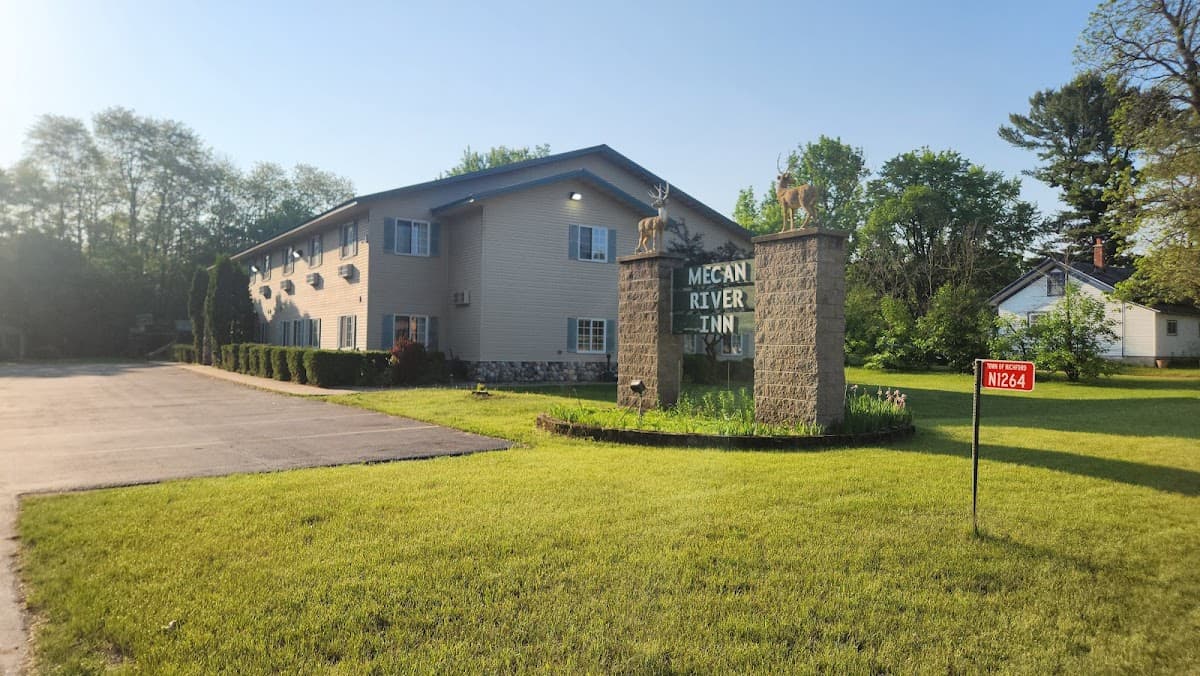 Mecan River Inn