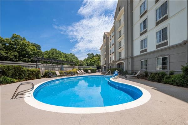 La Quinta Inn & Suites by Wyndham Raleigh Cary