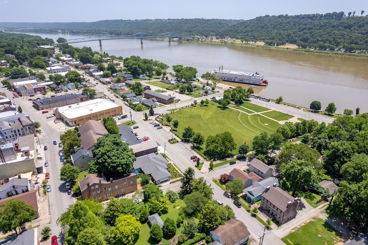 General's Quarters Madison, Indiana: Whole House Vacation Rentals