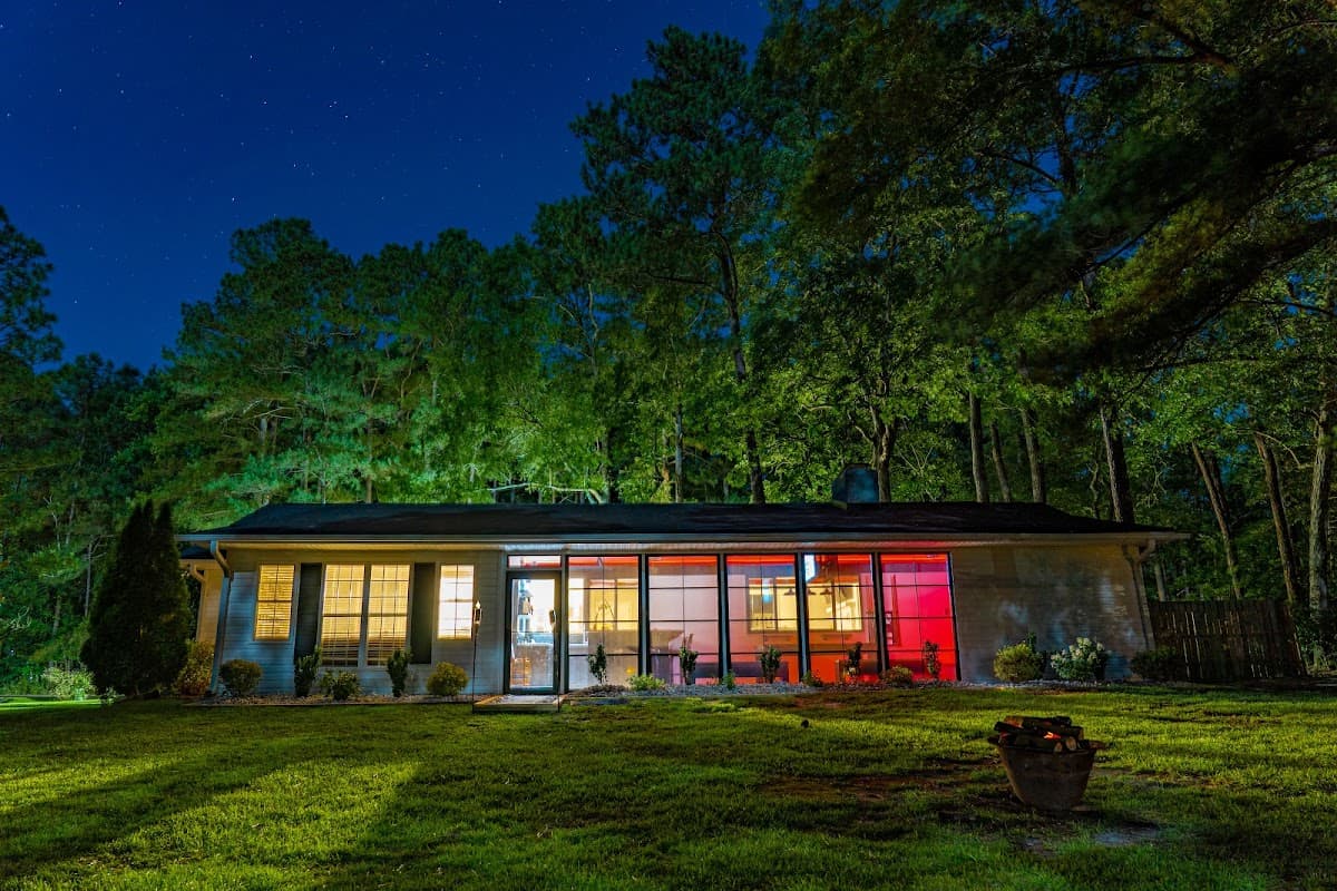 LAKESIDE GETAWAY & GOLF