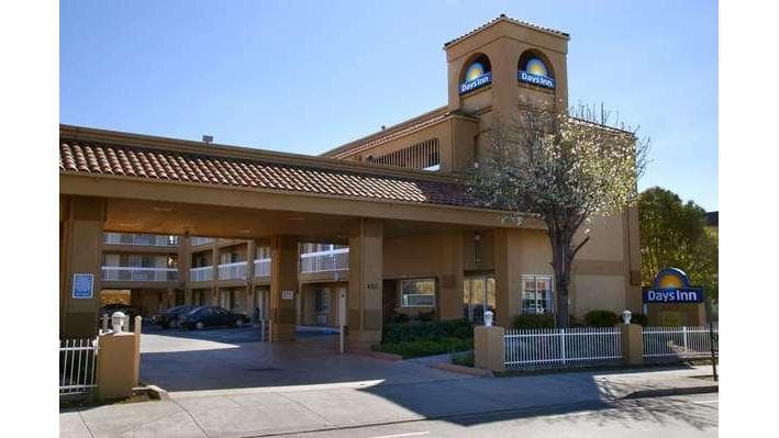 Days Inn by Wyndham Hayward Airport