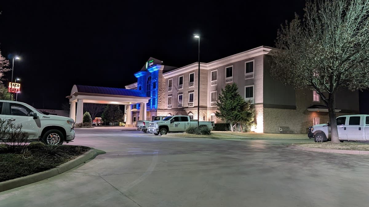 Holiday Inn Express & Suites Vernon College Area (Hwy 287)