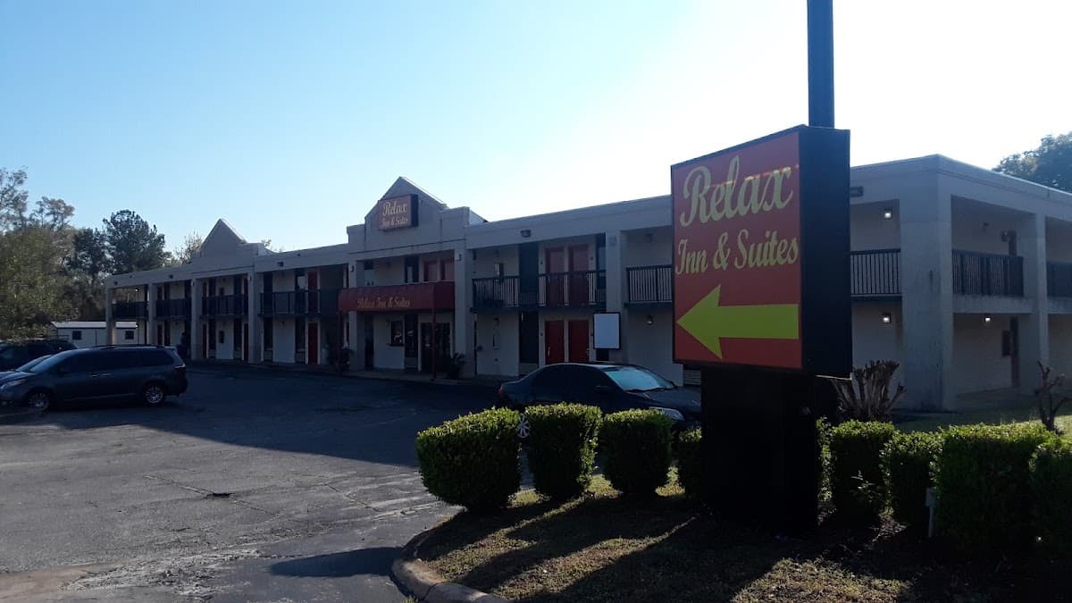 Relax Inn & Suites