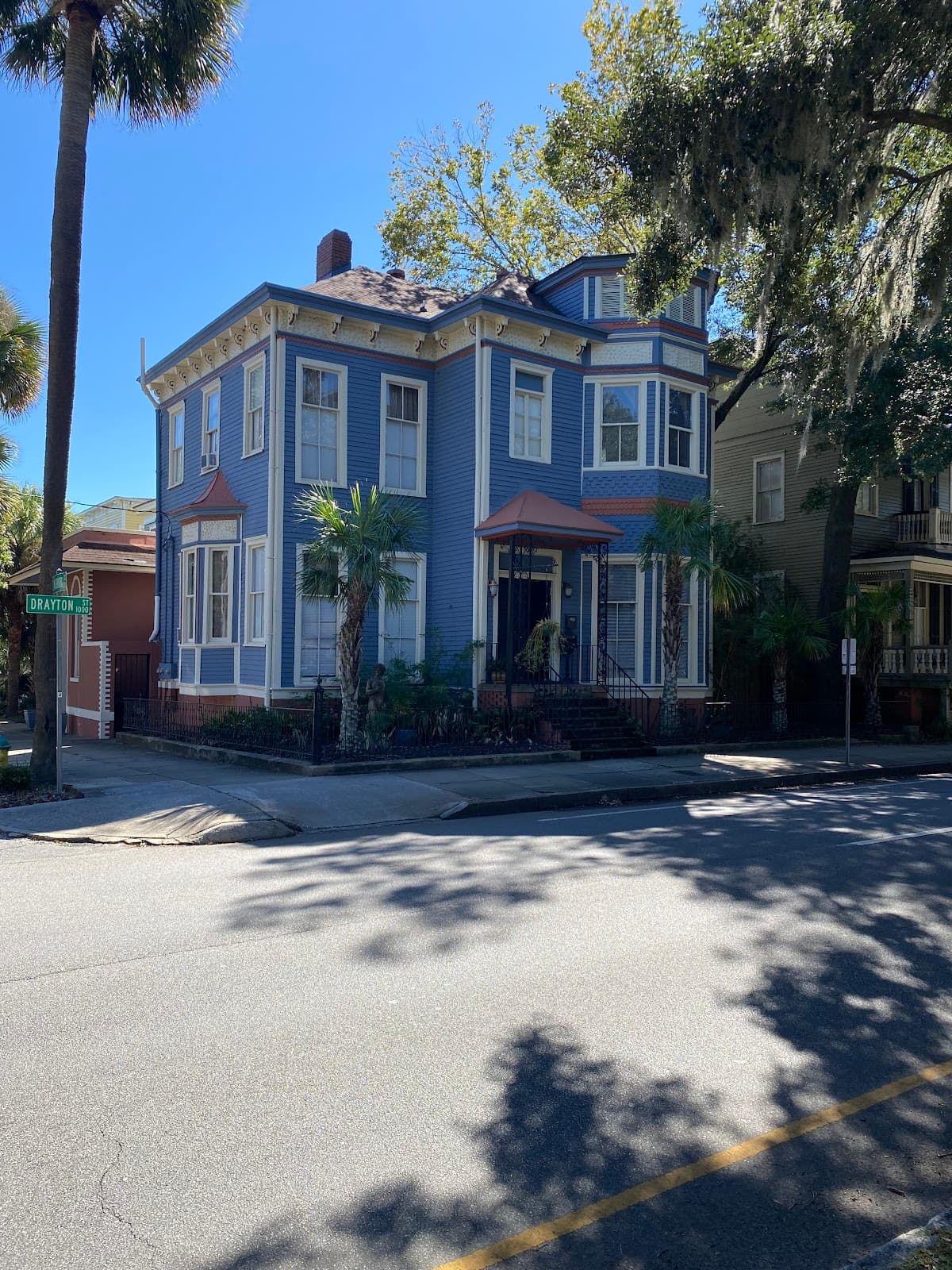 Savannah Dream Vacations - 1002 Drayton