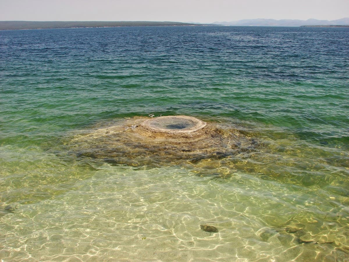 Overhanging Geyser
