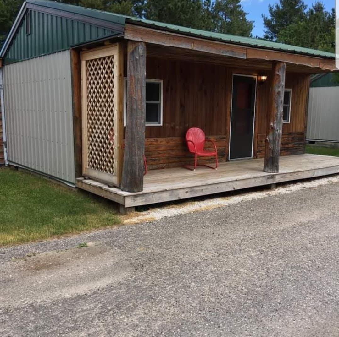 Berry's Motel and Cabins