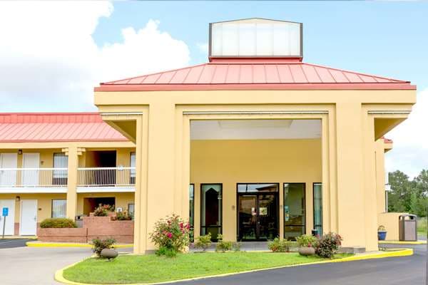 Super 8 by Wyndham Madison/Ridgeland Area