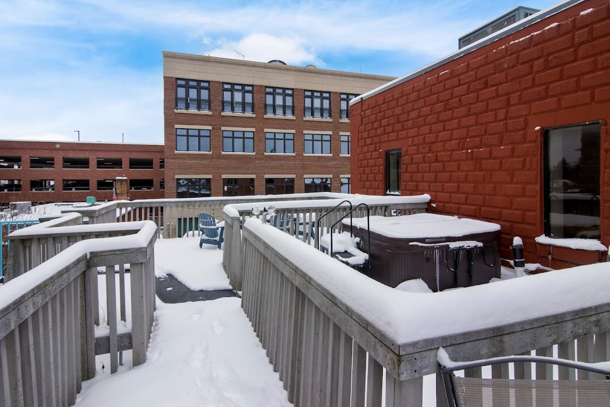 Front St River Suites