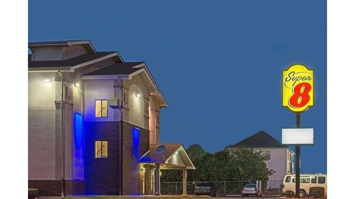 Super 8 by Wyndham New Castle
