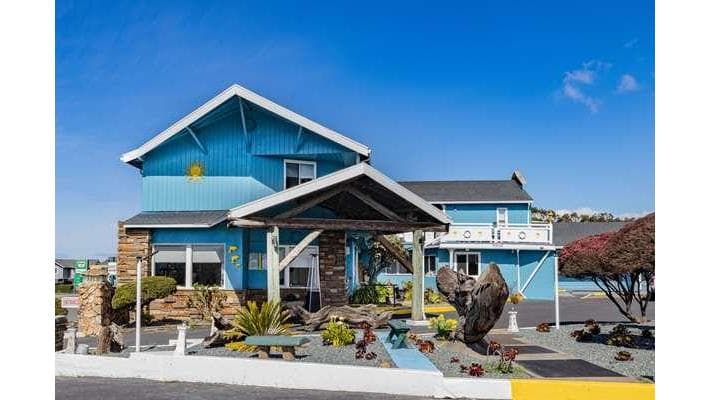 Oceanside Inn & Suites, a Days Inn by Wyndham