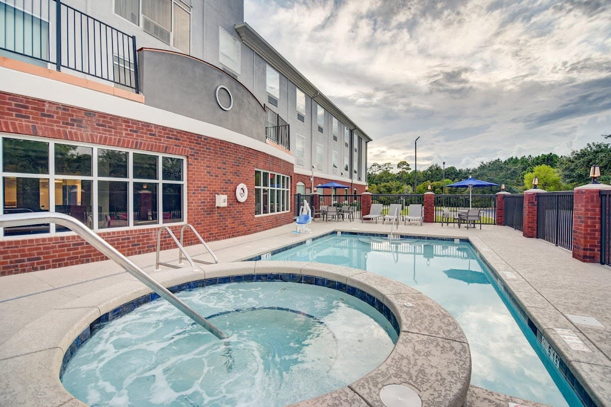 Holiday Inn Express & Suites Foley - N Gulf Shores by IHG