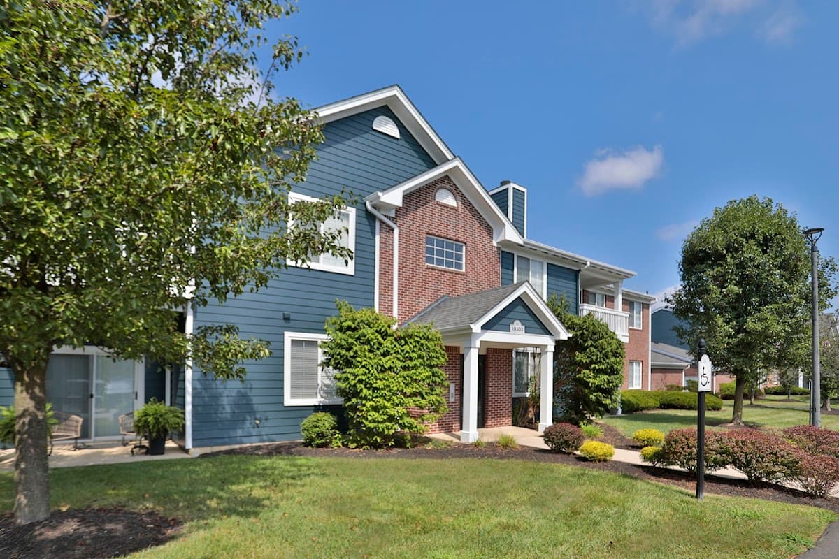 SHADOW RIDGE APARTMENTS