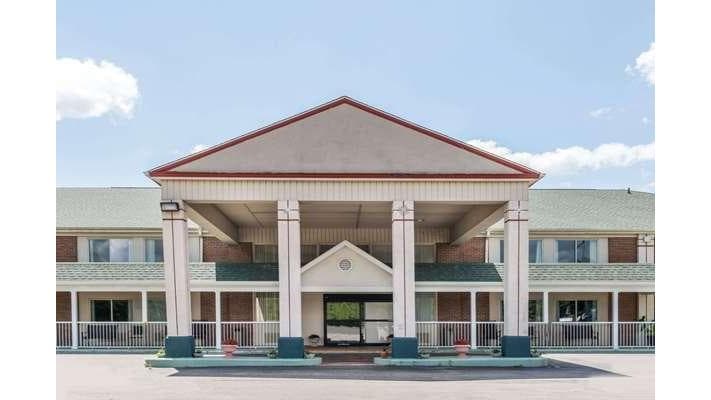 Days Inn by Wyndham Columbus IN
